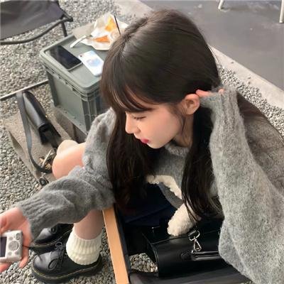 眼里余光都是你